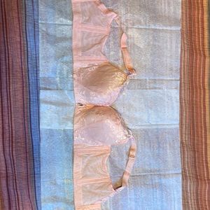 NWOT Beautiful pink lace underwire bra